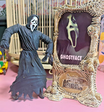 Scream Ghostface 1999 Movie Maniacs Figure With Poster Stand