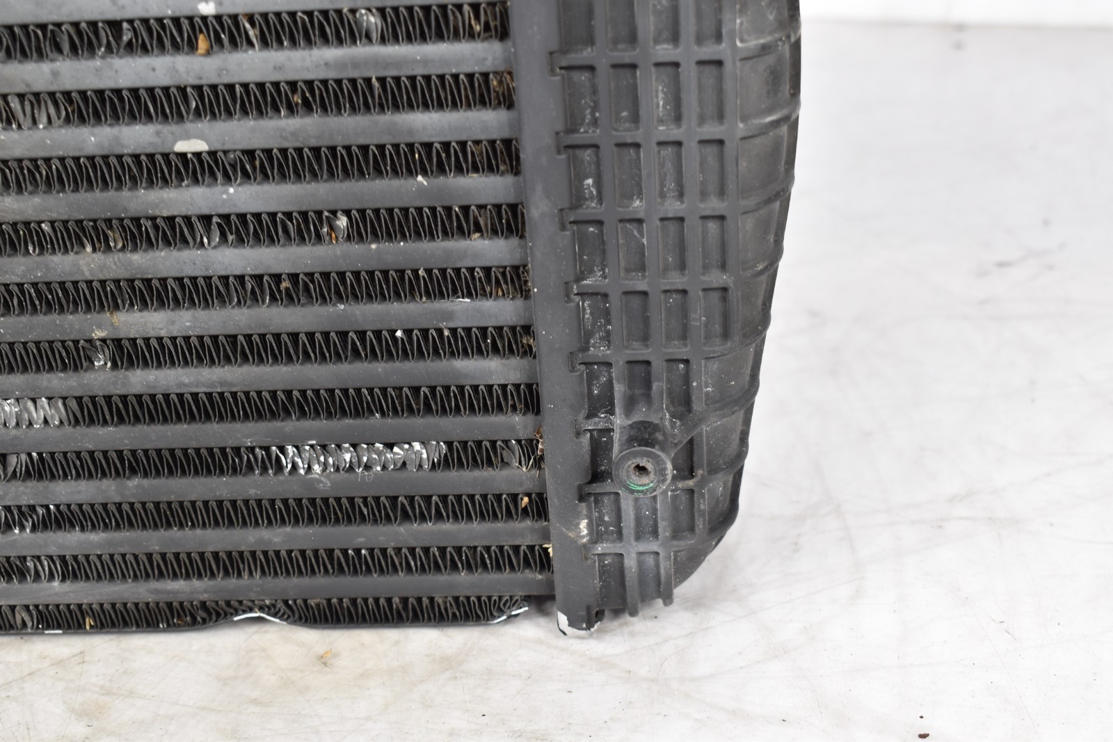 14-17 MASERATI GHIBLI 3.0 FRONT PASSENGER RIGHT RH SIDE INTERCOOLER ID 16474840