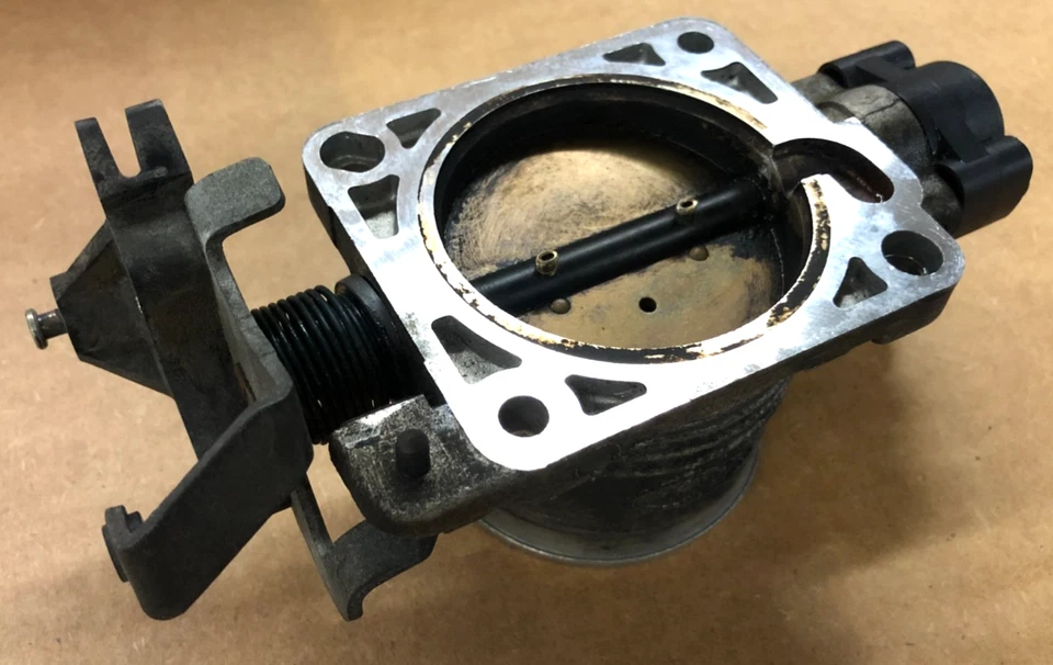 Mercury Grand Marquis 2001 cuerpo del acelerador 1998-2004 Crown Victoria Continental Foto 3 de 3