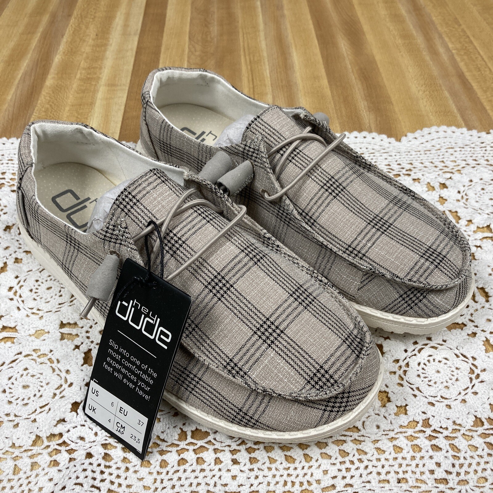 Rare! Hey Dude Shoes Womens Size 6 US 