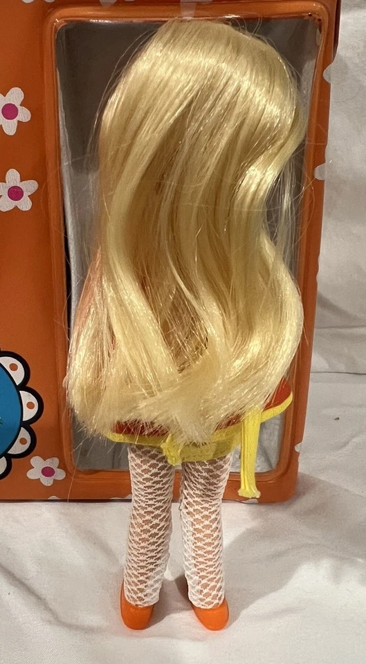 Barbie Tutti Play Case w/ Doll, Clothes, Shoes & Hats Vintage 1965 GREAT GIFT - Image 4 of 4