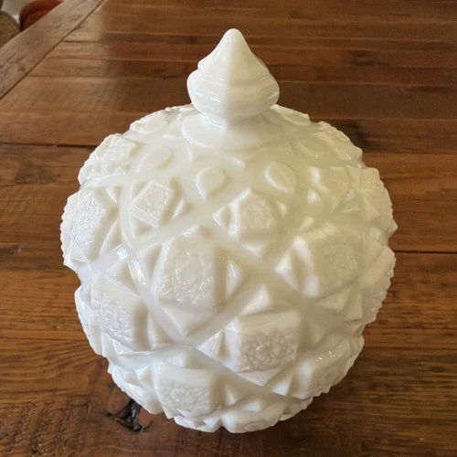Vintage Westmoreland Old Quilt Pattered Round Milk Glass Candy Dish with Lid