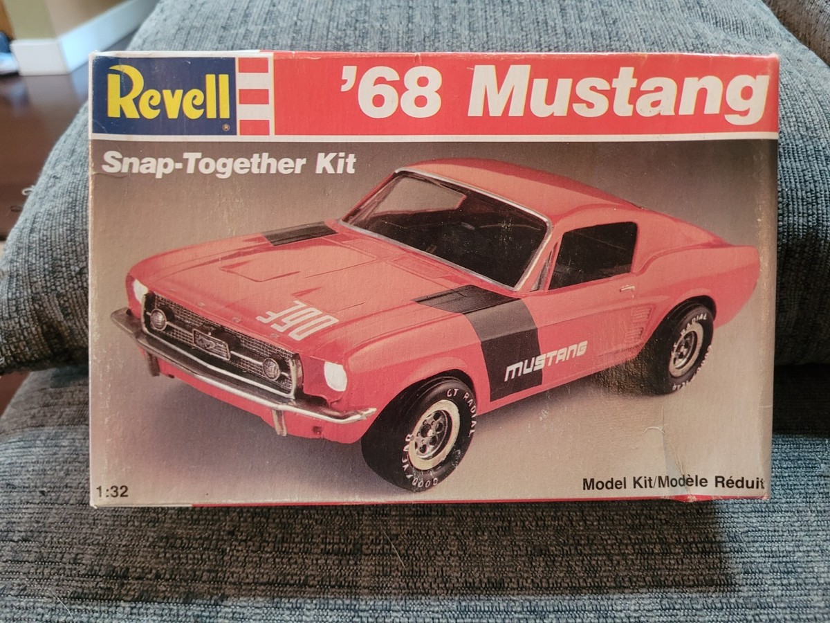 Revell 6035 1/32 Scale 1968 Ford Mustang GT Snap Together Plastic