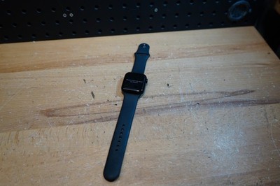 (H) Apple Watch SE 2nd Gen 44mm GPS+Cellular Black Aluminum Sport Band