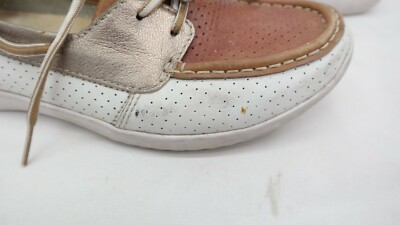 Clarks Collection Sz 8 White & Red Perforated Soft Cushion Sneaker