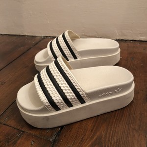 adidas adilette platform