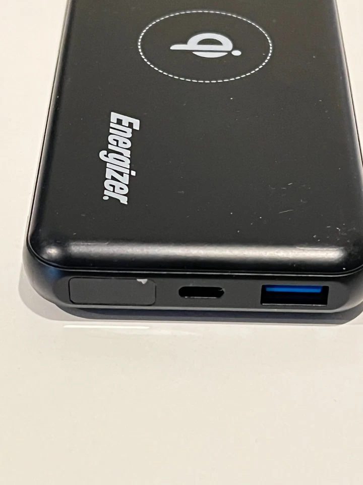 Cargador Portátil Energizer 10.000 mAh Ultimate Inalámbrico PD y Pantalla LCD USADO Foto 3 de 3