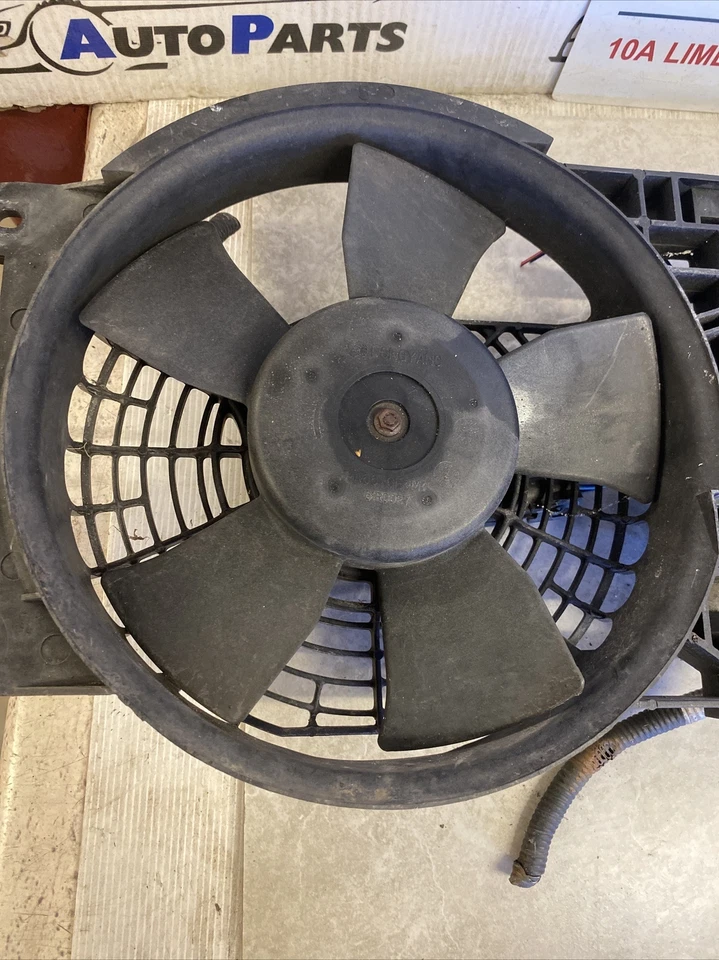 Juego de ventiladores de radiador Ssangyong Rexton difusor A005159 61R0027 61R0026 5821008050 Foto 4 de 4