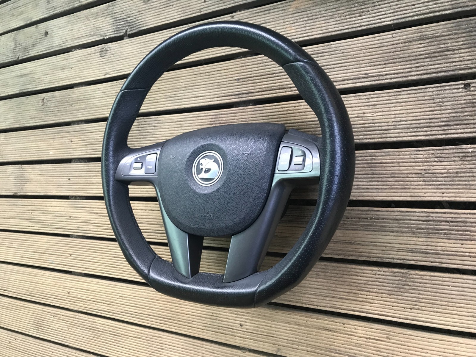 HSV VE Flat bottom steering wheel & airbag GTS Clubsport Senator Maloo