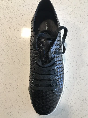 Donald Pliner Shoes. Size 10.5 mens. New.