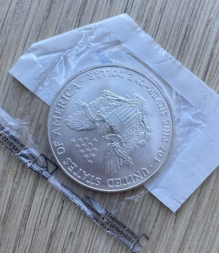 2001 AMERICAN SILVER EAGLE DOLLAR 1oz -  UNCIRCULATED