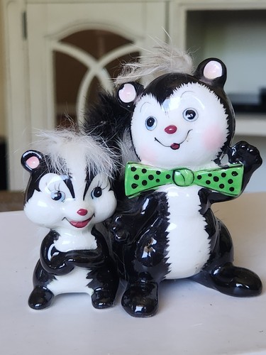 TWO Vintage Anthropomorphic Skunk Figurines w Fur UCAGCO CERAMICS JAPAN Kitsch