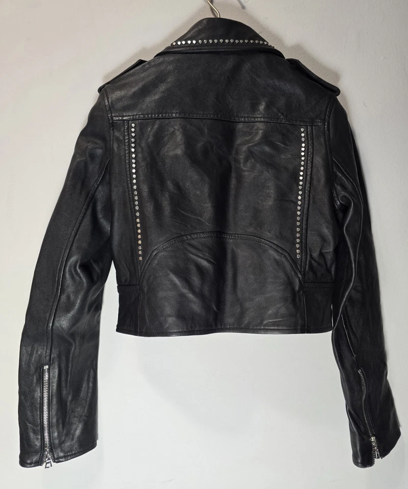 Chaqueta de motociclista Sandro de cuero negra con tachuelas para mujer talla S - recortada Foto 4 de 4