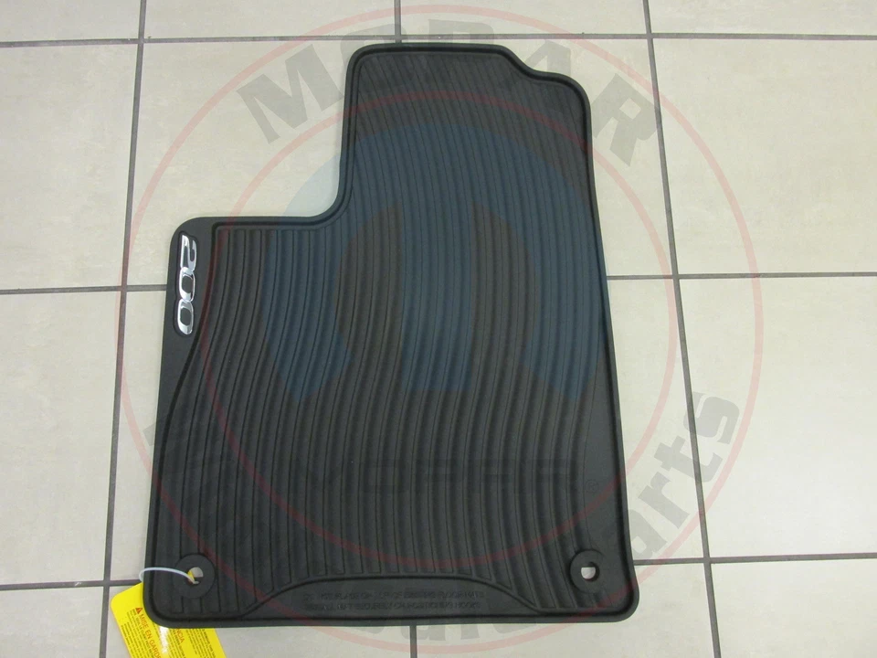 CHRSYLER 200 черные коврики передние и задние новые от оригинального производителя MOPAR - Изображение 2 из 4