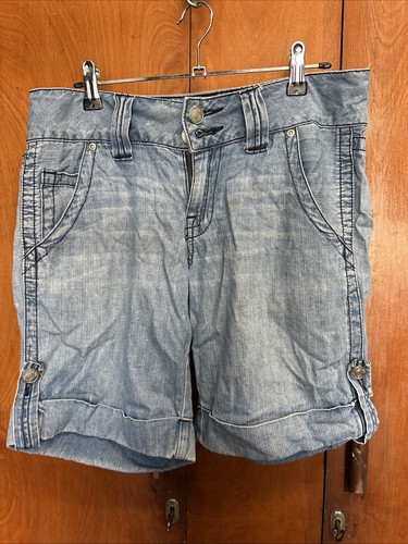 Target Ladies Size 8 Denim Shorts Light Denim