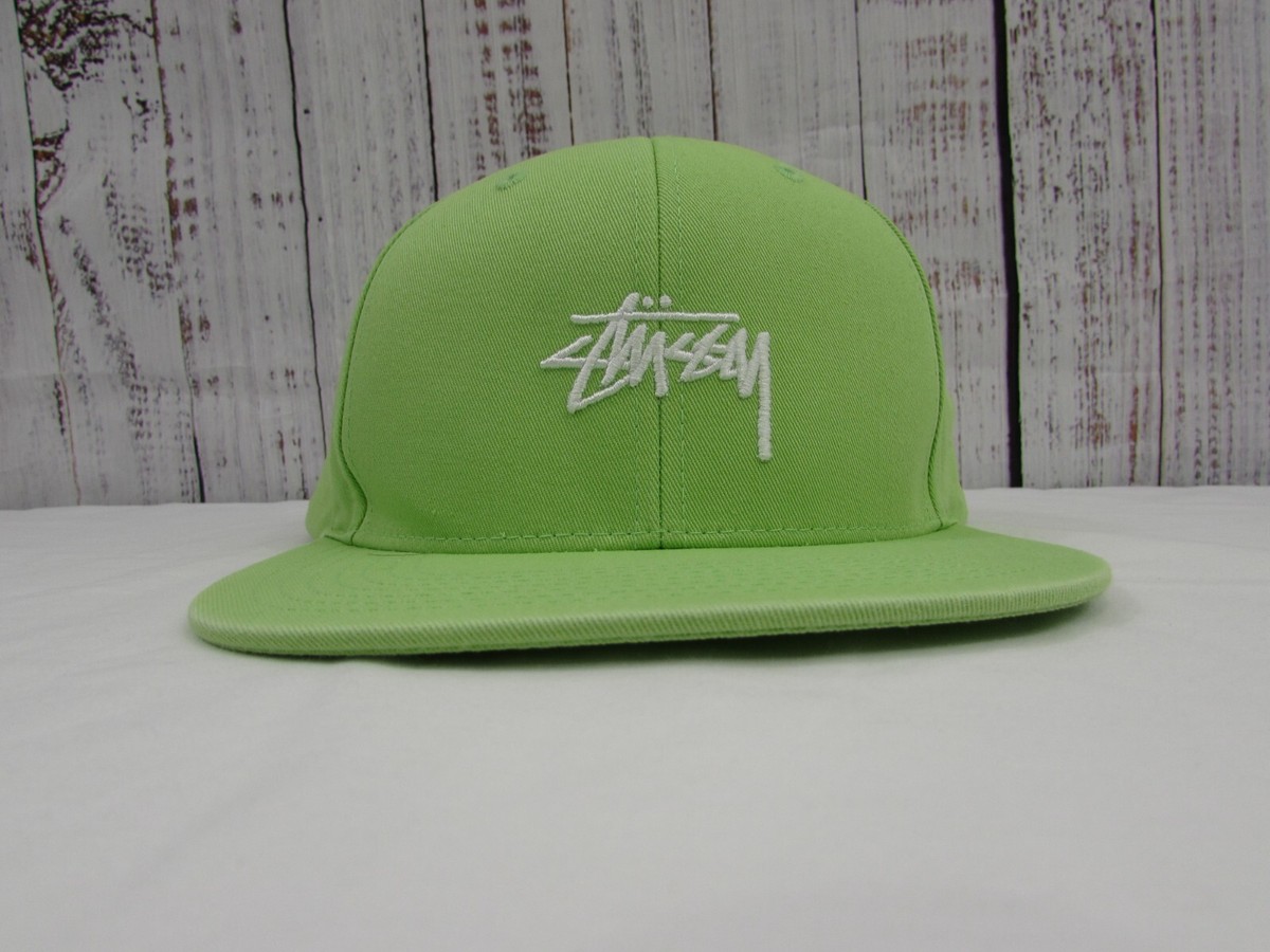 STUSSY キャップ 緑 グリーン Stussy Embroidered Logo Men's Green Snapback Flat Bill Hat