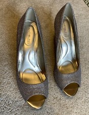 Women  s Elegant Dress Shoes Size 6