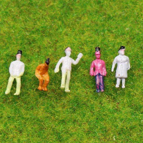 100pcs 1:220 Train Miniature Figures Peintes Personnes Debout/Assises Échelle Z - Photo 2/4