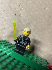 LEGO Star Wars Minifigure Luke Skywalker SW0068 With Lightsaber From 7201 