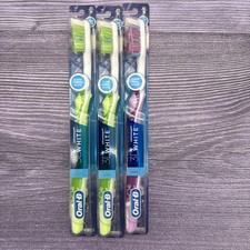3 LOT Oral-B Advantage 3D White Vivid Toothbrush MEDIUM 2009 USA NOS