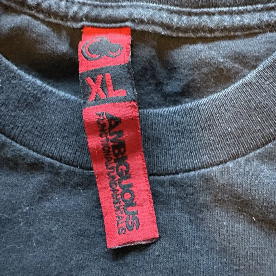 Camiseta Patinador Ambiguous Industries Negra Grunge XL De Colección Años 90 Y2K Foto 2 de 4