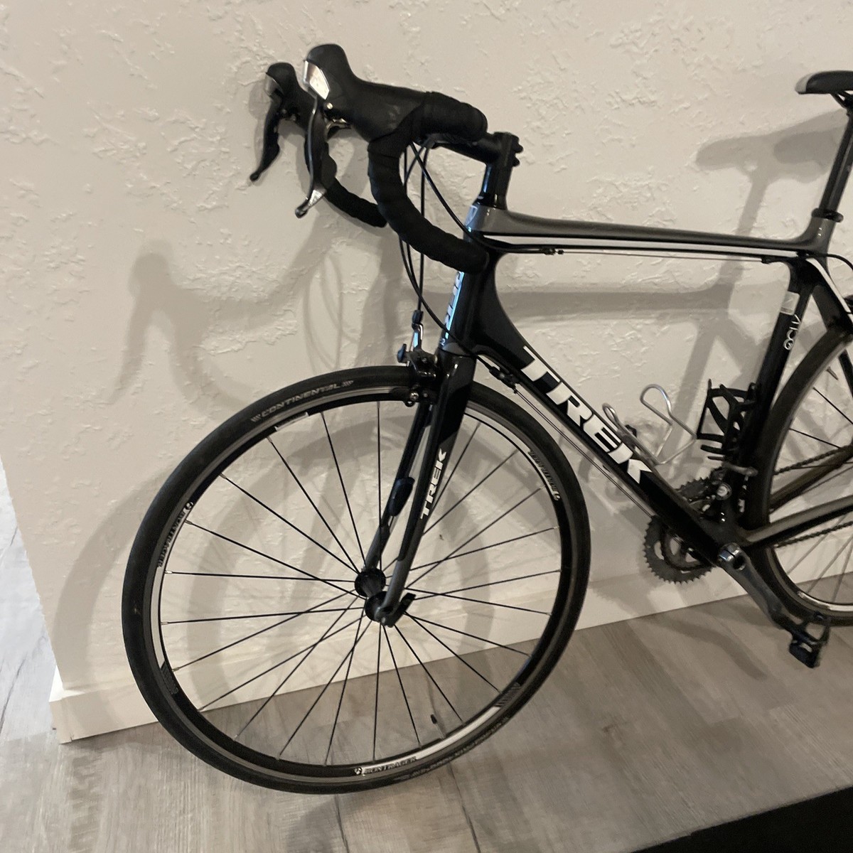 58cm Trek Madone Road Bike H2 Oclv Carbon 300 Series