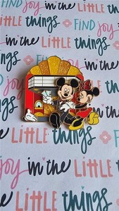 Disney WOD NYC - White Glove - Mickey & Minnie Mouse at the Theater Pin