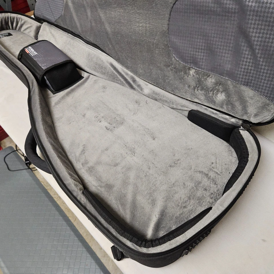 Estuche blando para guitarra eléctrica MONO M80 - Guitarra eléctrica tamaño Fender Strat / Tele Foto 3 de 4