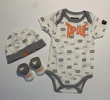 Official UFC WWE TAPOUT Baby's 3 Pc Bodysuit, Hat & Booties Gift Set 3-6M 6-9M