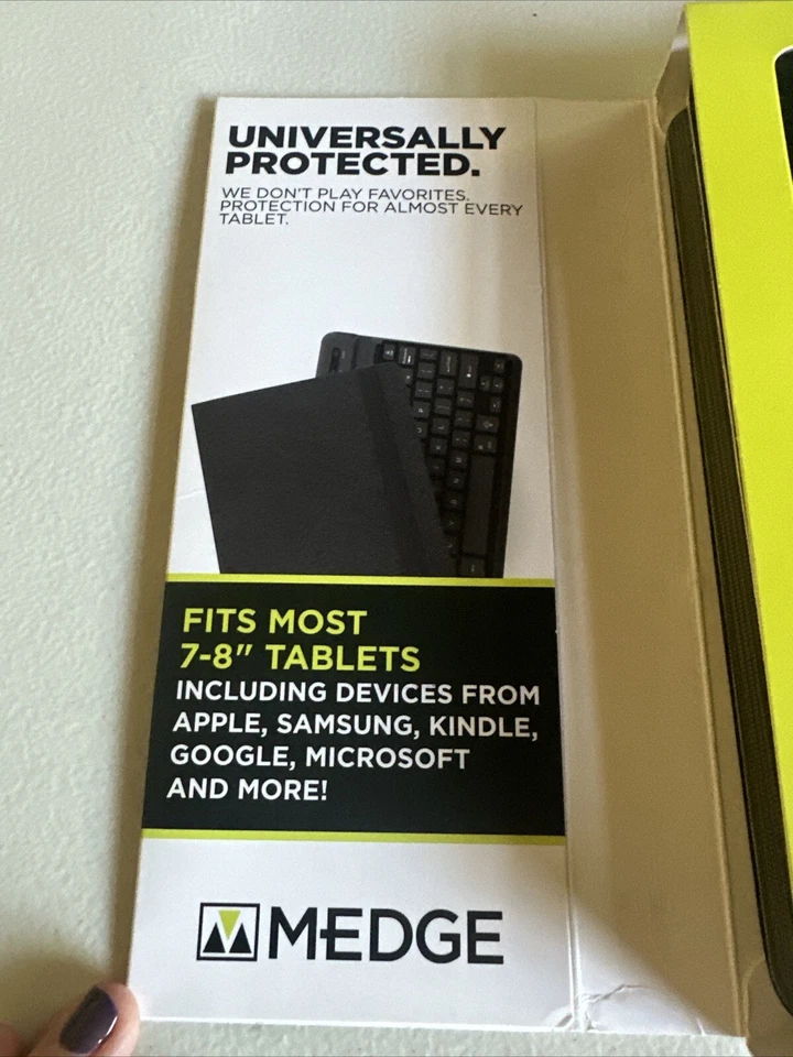 M-Edge Folio Power Pro Universal Keyboard Case Fits Tablets 7"-8" - Image 2 of 4