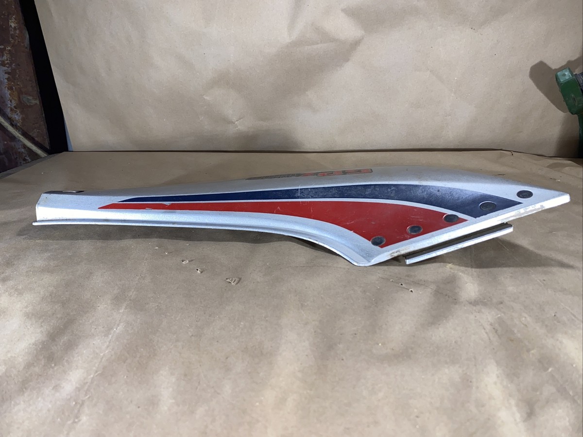 1983 KAWASAKI GPZ ZX 1100 A1 A2 LEFT SIDE COVER OEM 36001 1983 KAWASAKI GPZ ZX 1100 A1 A2 LEFT SIDE COVER OEM 36001