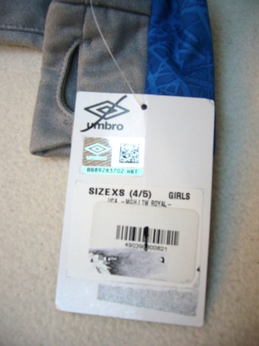 Nueva Sudadera con Capucha Umbro Performance Niñas Talla XS 4/5 Nueva con Etiquetas - Imagen 3 de 4