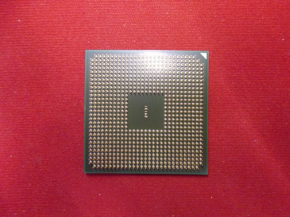 AMD, Mobile Sempron 3000+ ( Rev.E6, 25W ) . #SU-370 - Image 2 of 2