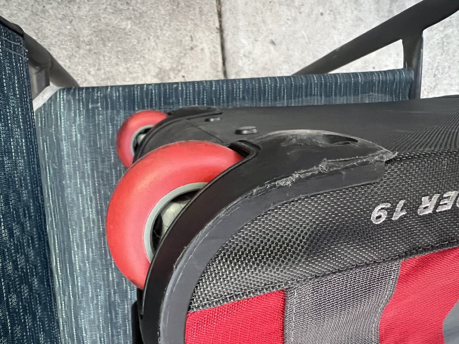 Northface Wayfinder 19 Carry-on Luggage Roller