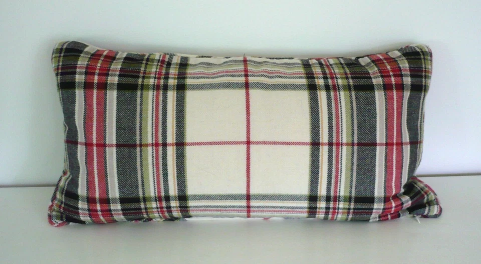 Almohada lumbar a cuadros Pottery Barn 12" X 24" cabina multicolor invierno Navidad Foto 2 de 4