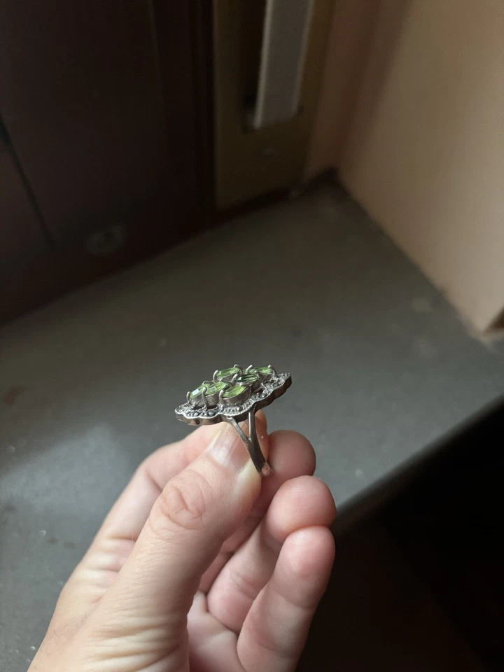 Anello in argento 925 brunito con pietre di peridoto verde naturale - Immagine 2 di 2