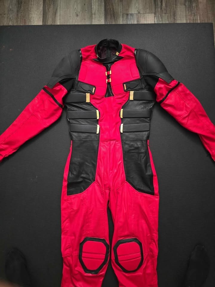 Deadpool 3 Replica Leather Cosplay Suit Complete with Accessories & Mask (NEW!!)