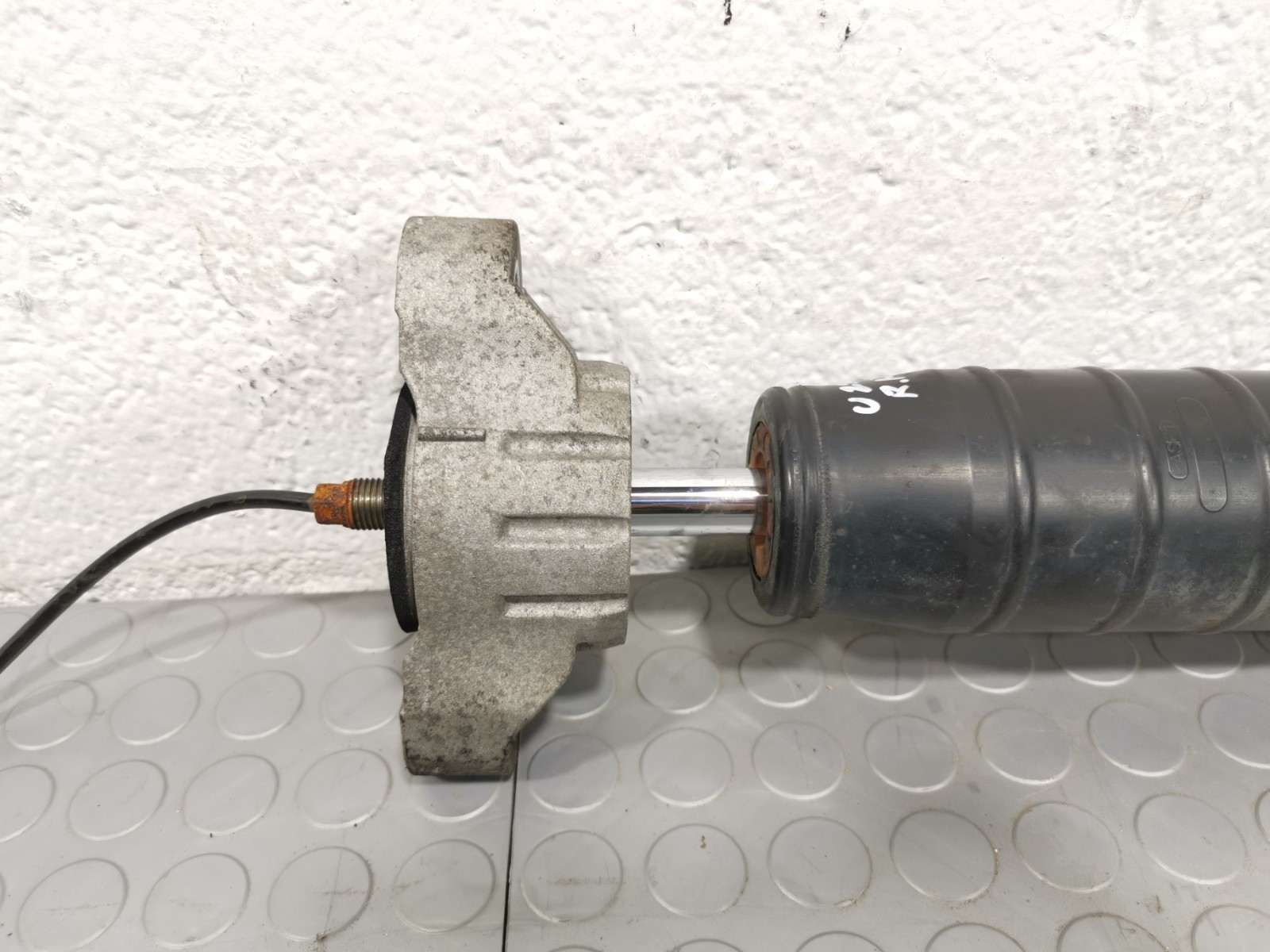 Maserati Levante 2017 AWD 3.0 L Rear Right Passenger Side Shock Strut Absorber