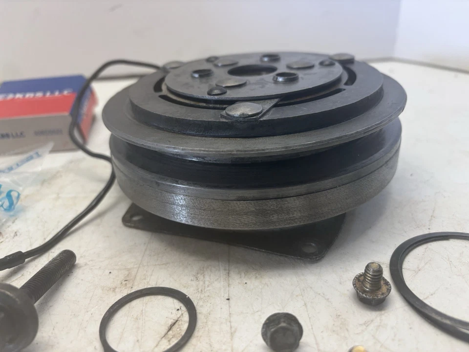 Conjunto de embrague compresor aire acondicionado Lincoln Mark III 70 71 Foto 2 de 4