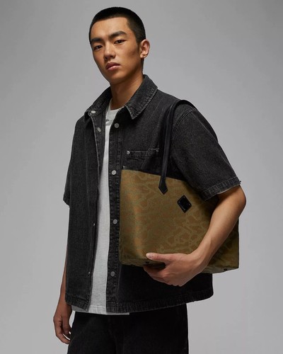 Jordan Icon Tote Bag (17L) Light Olive NWT MM0950-G16 Jordan Brand $100 MSRP - 第 1/8 張圖片