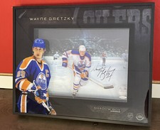 WAYNE GRETZKY AUTOGRAPHED FRAMED SHADOWBOX UPPER DECK UDA COA