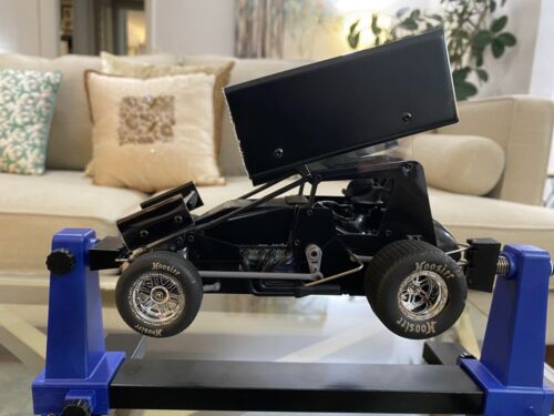 1RC1091 1/18th Sprint Car 3.0, Black, RTR With Show Stand. - Picture 10 of 13