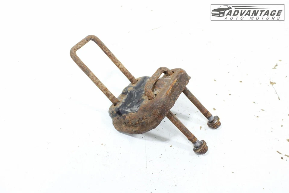 2005-23 TOYOTA TACOMA REAR RIGHT SIDE LEAF SPRING MOUNT SEAT PLATE W/ BOLTS  OEM - Image 3 of 4