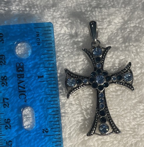 Charm Croce Celtica Tono Argento con Strass Blu Ciondolo Religioso Gioielli - Foto 8 di 10
