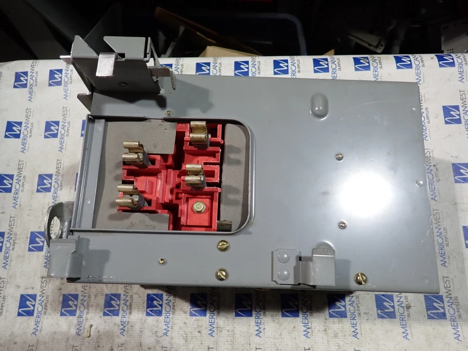 Enchufe de bus cuadrado D PFA32030GN 3 fases 4W 30 amp 240v interruptor estilo busway interruptor Foto 2 de 4