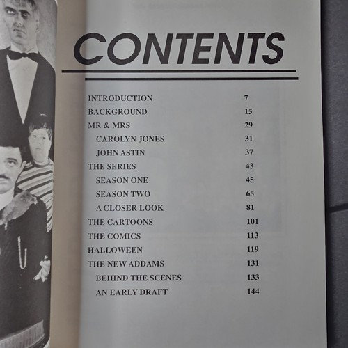 The Addams Family Revealed: An Unauthorized Look At By Van James Hise 1991 Used - Picture 8 of 8