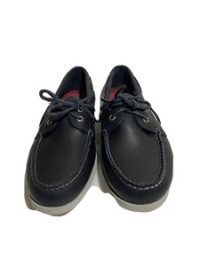 navy blue boat shoes