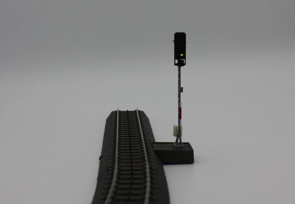 DECODERWERK 50102 C-Gleis Signaldecoder zum Schalten für Märklin Startup Signal - Bild 3 von 4