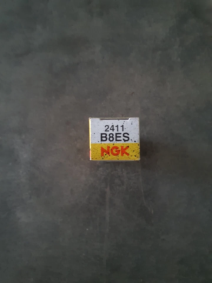 BOUGIE ALLUMAGE NGK B8ES - Photo 2/3