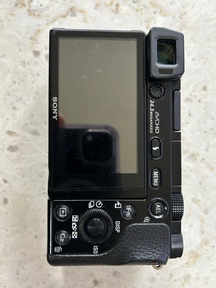 Sony a6000 Mirroless Camera ASP-C W/ accessories 11237 Shutter Count 5 Batteries - Image 4 of 4